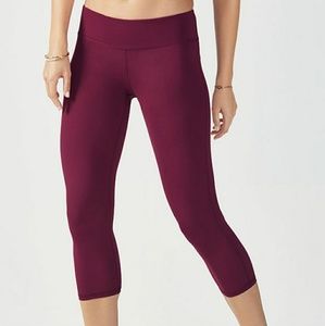 Fabletics Pants - 🆕 Fabletics Salar Powerform Dhyana Capri leggings Fabletics Pants - 🆕 Fabletics Salar Powerform Dhyana Capri leggings